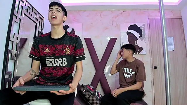 TWINKS FRIENDS online show from 02-02-26, 01:21