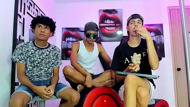 TWINKS FRIENDS online show from 10-28-25, 07:29