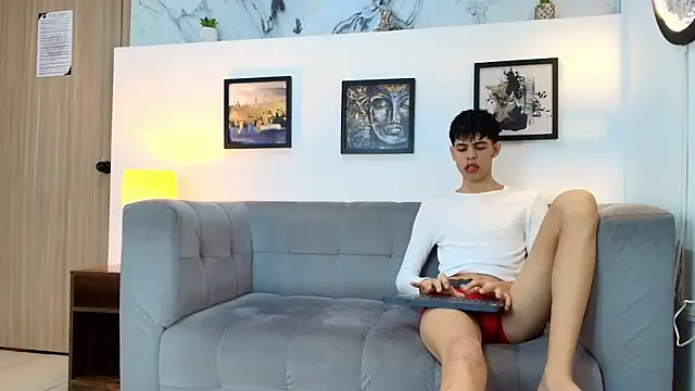 TWINKS FRIENDS online show from 02-25-26, 01:33