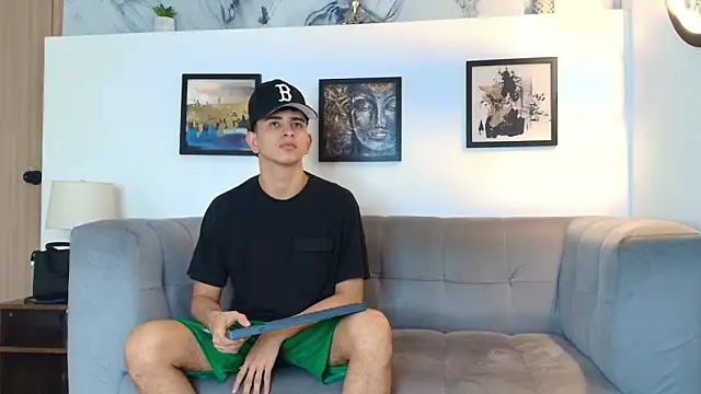 TWINKS FRIENDS online show from 03-10-26, 01:15