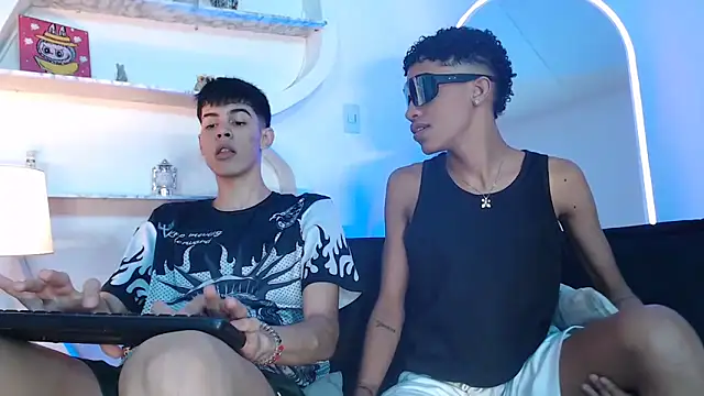 Snapshot of TWINKS_FRIENDS chatting on 09-13-25, 01:27 TWINKS FRIENDS online show from 09-13-25, 01:27