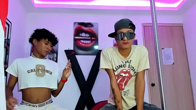 TWINKS FRIENDS online show from 10-24-25, 07:29