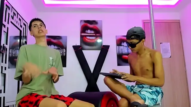 TWINKS FRIENDS online show from 10-26-25, 07:31