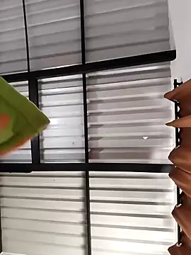 Hiroshi Shen online show from 10-20-25, 04:07