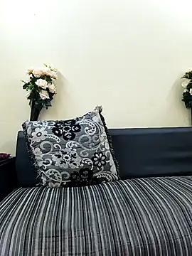 Iampriyaaa15 online show from 10-01-25, 07:02