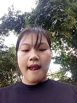 Snapshot of memeto_sexy chatting on 10-11-25, 01:17 memeto sexy online show from 10-11-25, 01:17