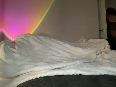 FrancescaXO online show from 06-18-26, 08:36