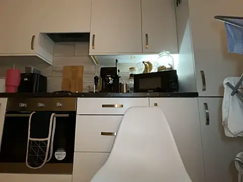 FrancescaXO online show from 11-30-25, 06:25