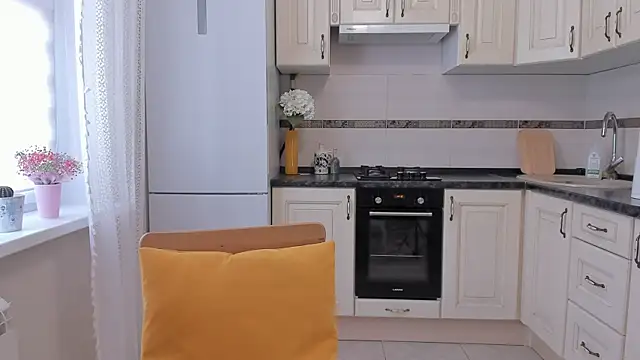 GoodGlamorGirl online show from 04-14-26, 04:28