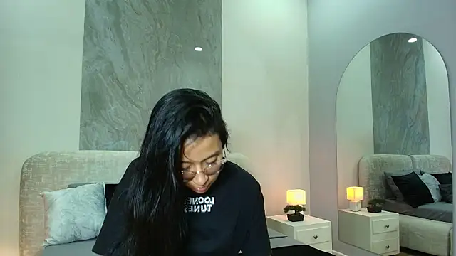 zoe martins  online show from 05-23-26, 05:34