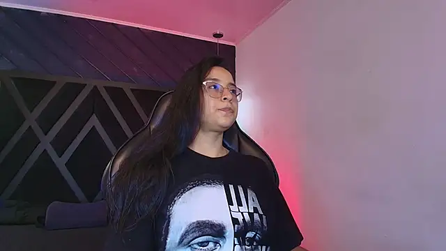 zoe martins  online show from 04-11-26, 05:16