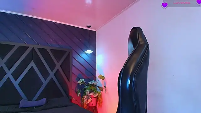 zoe martins  online show from 04-21-26, 03:29