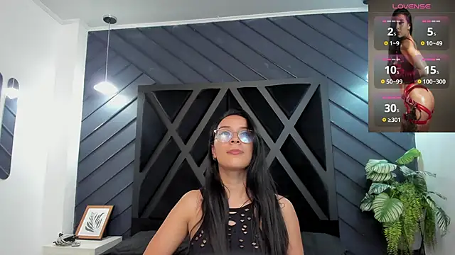 zoe martins  online show from 11-26-25, 05:35