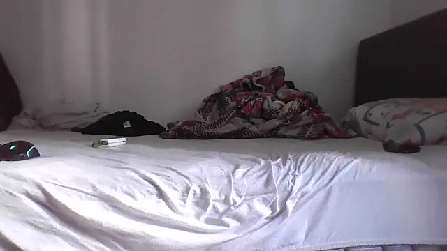 Snapshot of kocasosisli chatting on 06-12-26, 02:48 kocasosisli online show from 06-12-26, 02:48