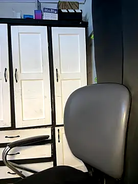 chicachocolate01 online show from 01-08-26, 05:13