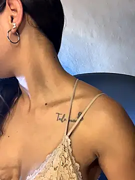 chicachocolate01 online show from 09-10-25, 05:28