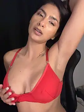 chicachocolate01 online show from 05-17-26, 04:34