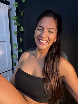 chicachocolate01 online show from 02-05-26, 08:43