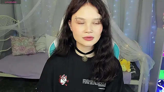 Snapshot of EmilyChaves chatting on 04-08-26, 06:59 EmilyChaves online show from 04-08-26, 06:59