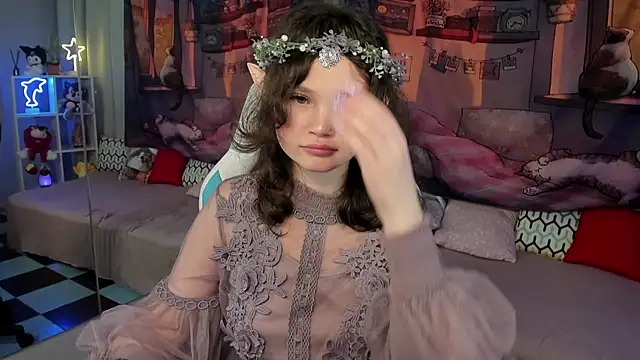 EmilyChaves online show from 10-29-25, 06:29