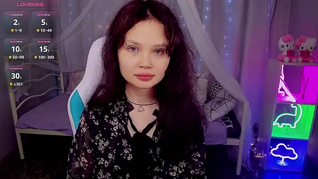 EmilyChaves online show from 04-27-26, 06:44