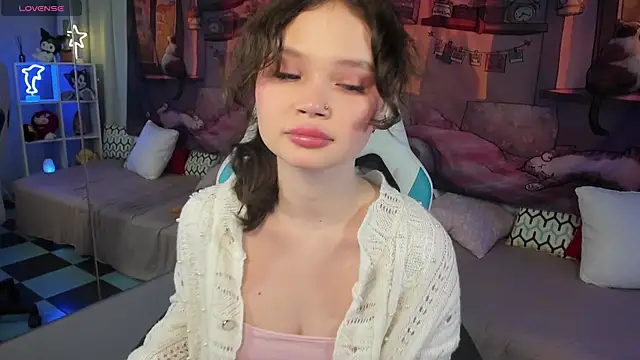 EmilyChaves online show from 11-08-25, 05:38