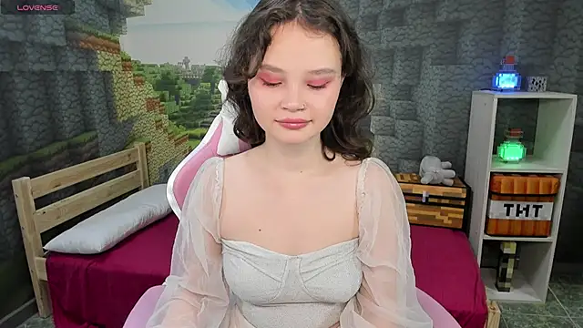 Snapshot of EmilyChaves chatting on 09-18-25, 06:33 EmilyChaves online show from 09-18-25, 06:33