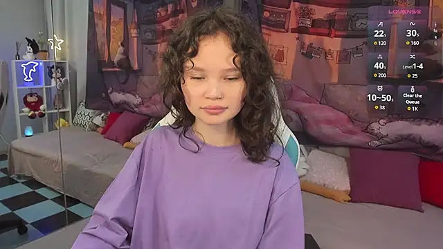 Snapshot of EmilyChaves chatting on 10-01-25, 06:12 EmilyChaves online show from 10-01-25, 06:12