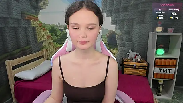 Snapshot of EmilyChaves chatting on 09-30-25, 06:14 EmilyChaves online show from 09-30-25, 06:14