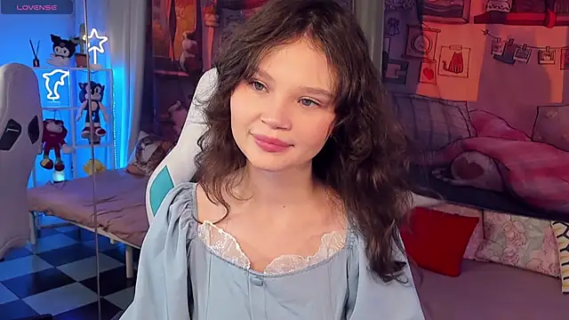 EmilyChaves online show from 12-15-25, 06:19