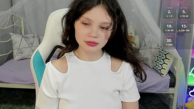 Snapshot of EmilyChaves chatting on 02-10-26, 07:40 EmilyChaves online show from 02-10-26, 07:40