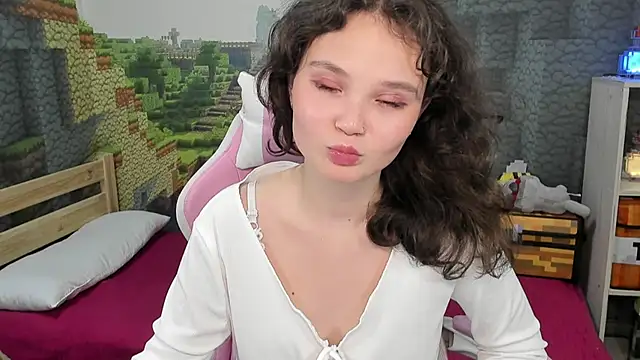 Snapshot of EmilyChaves chatting on 09-10-25, 05:50 EmilyChaves online show from 09-10-25, 05:50