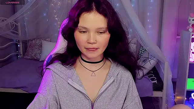 EmilyChaves online show from 04-23-26, 12:29