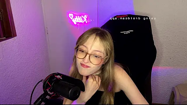 ReenKitty online show from 05-21-26, 04:21