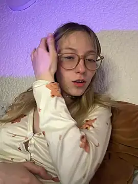 ReenKitty online show from 05-22-26, 04:54