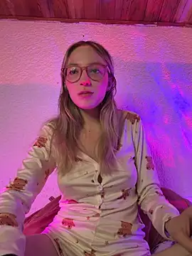 ReenKitty online show from 03-26-26, 05:17