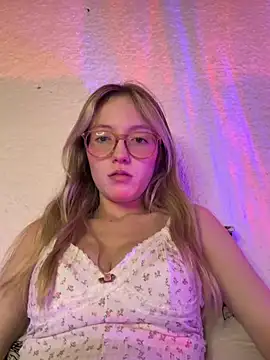 ReenKitty online show from 03-27-26, 05:38