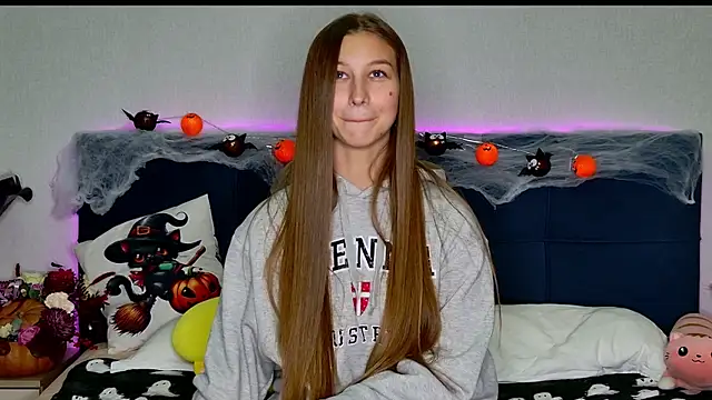 MissEmilyMiller online show from 11-03-25, 05:16