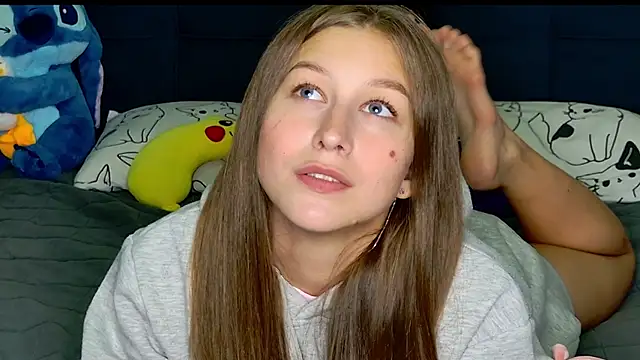 MissEmilyMiller online show from 11-21-25, 05:12