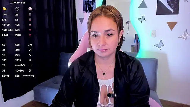 luciamature  online show from 10-09-25, 07:58