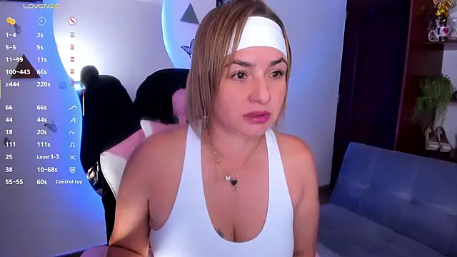 luciamature  online show from 03-11-26, 08:14