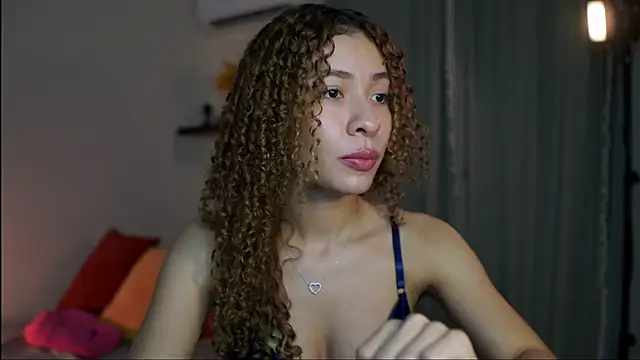 Snapshot of isabella-garcia- chatting on 10-26-25, 02:12 isabella-garcia- online show from 10-26-25, 02:12