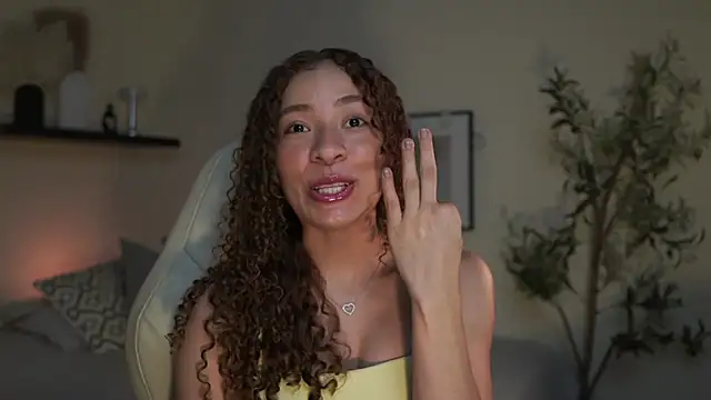 isabella-garcia- online show from 07-25-26, 09:10