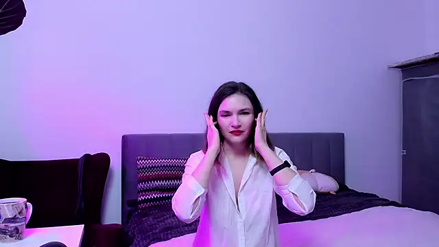 Katherine Twilight online show from 10-31-25, 03:41