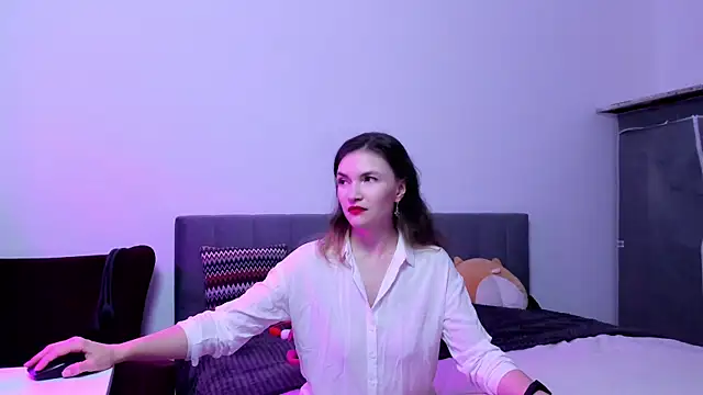 Katherine Twilight online show from 11-14-25, 03:48