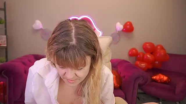 BellaLaPetit online show from 02-21-26, 01:57