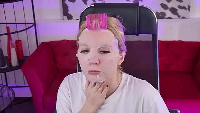 AuroraWrenfield online show from 02-25-26, 04:34