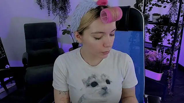 AuroraWrenfield online show from 04-08-26, 02:24