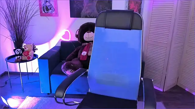 AuroraWrenfield online show from 12-03-25, 12:33