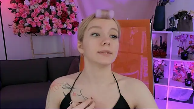 AuroraWrenfield online show from 03-03-26, 04:19